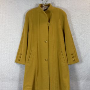 SCANDINAVIAN LOOK season coat