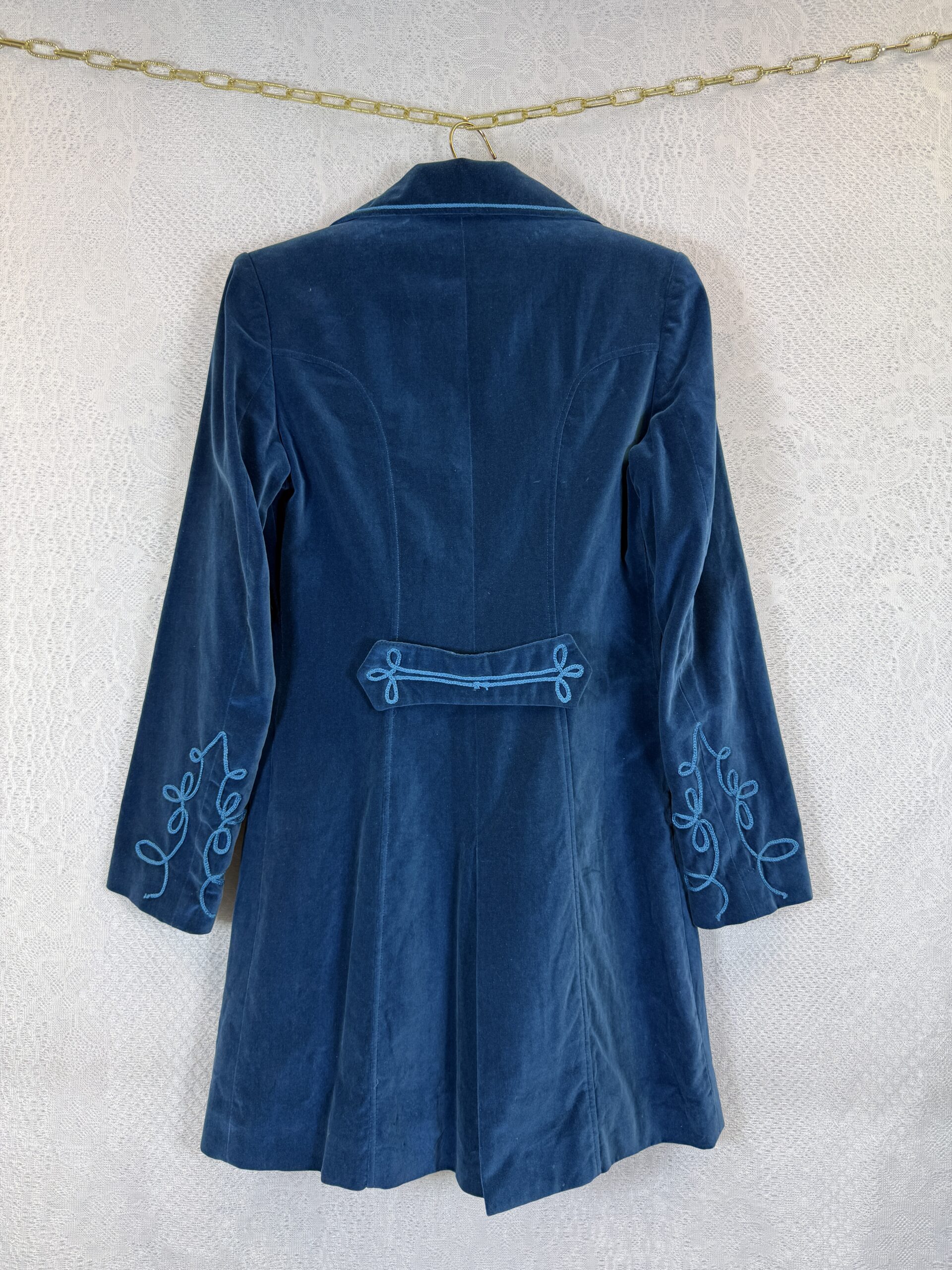 AMÉRICO TAVAR Velvet Coat